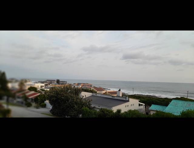 1,487M² VACANT LAND FOR SALE IN SEAVIEW